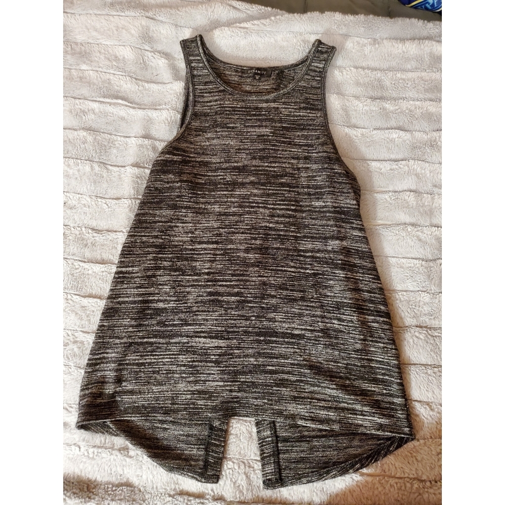 Tank with open back